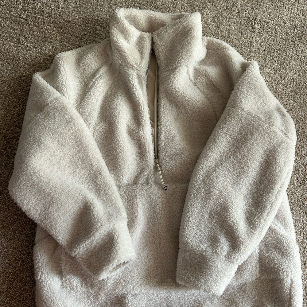 NWOT Lululemon Scuba Oversized Fleece Funnel-Neck WHTO